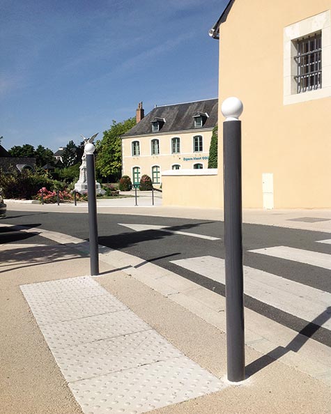 Potelet urbain à boule PMR gamme Synergie - Mobilier urbain Signaux Girod