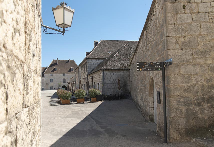 Signalétique sur mesure citadelle Besançon réalisé par Signaux Girod