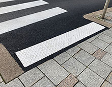 Accessibilité : Bande d’éveil à la vigilance, dispositif PMR - Aménager votre école signaux signaux girod