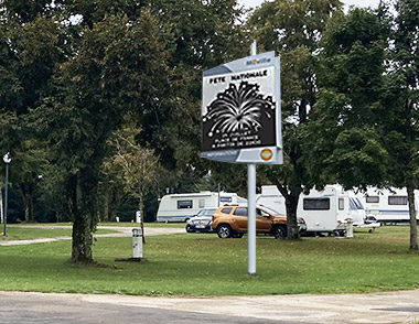 Journal électronique d'information édito : mobilier de communication pour votre camping