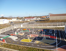 Marquage d'une piste cyclable pédagogique - Aménager votre école signaux signaux girod