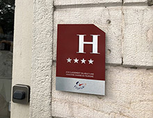 Panneau hôtel, classement hôtelier