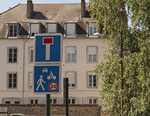 panneau signalisation zone rencontre - Aménager votre collectivité signaux girod