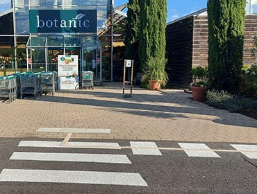 marquage au sol et accessibilité parking botanic